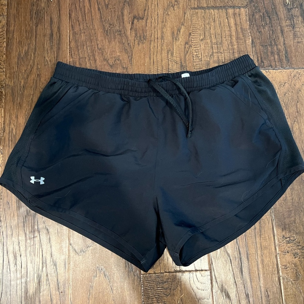 Black Under Armour shorts🖤